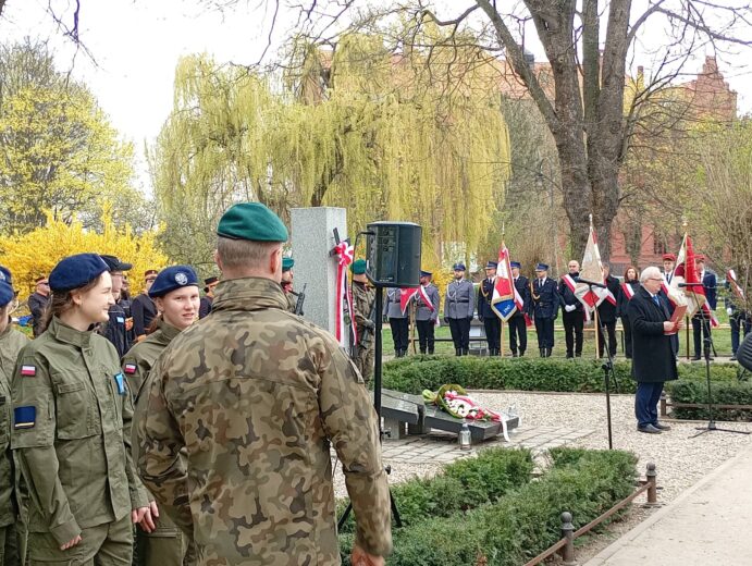 86 rocznica Zbrodni Katyńskiej, Zesp&oacute;ł Szk&oacute;ł Politechnicznych w Głogowie