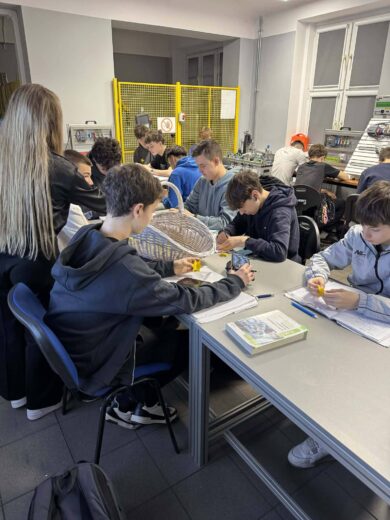 Żonkile w Mechaniku, Zesp&oacute;ł Szk&oacute;ł Politechnicznych w Głogowie