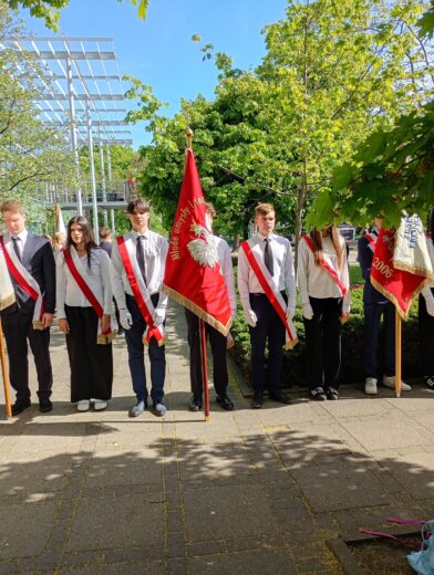 235 rocznica uchwalenia Konstytucji 3 Maja z udziałem władz i poczt&oacute;w sztandarowych, Zesp&oacute;ł Szk&oacute;ł Politechnicznych w Głogowie